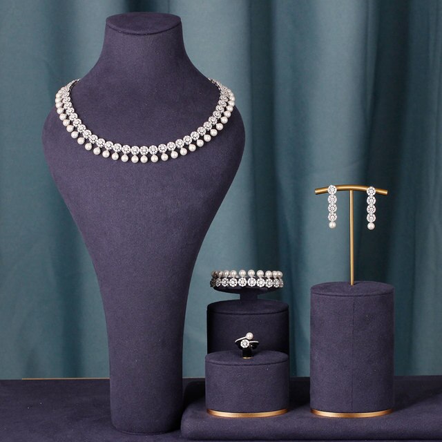 CTB Zari Elegant Jewelry Set