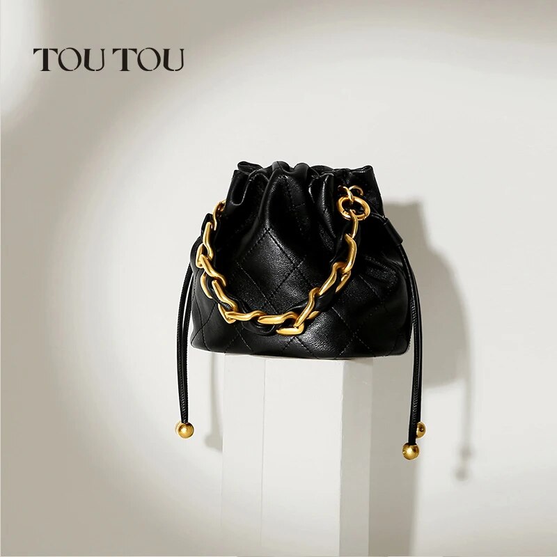 TOUTOU Genuine Leather Quilted Drawstring Bucket Bag for Women With Chain Strap Crossbody Handbag for Daily Use and Commuting