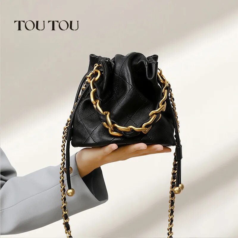 TOUTOU Genuine Leather Quilted Drawstring Bucket Bag for Women With Chain Strap Crossbody Handbag for Daily Use and Commuting
